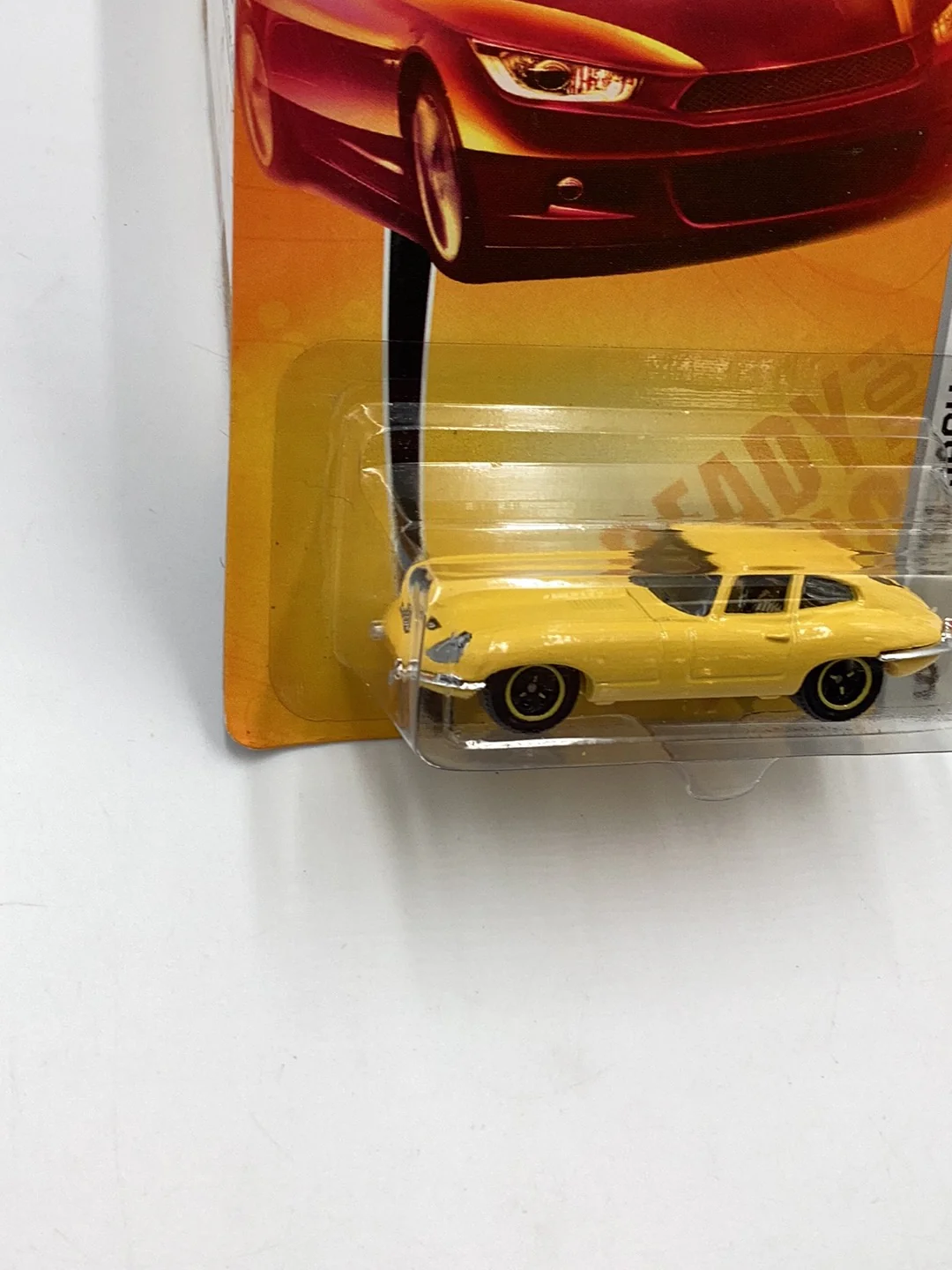Matchbox 2009 #9 1961 Jaguar E -Type Coupe yellow 209C - Image 3