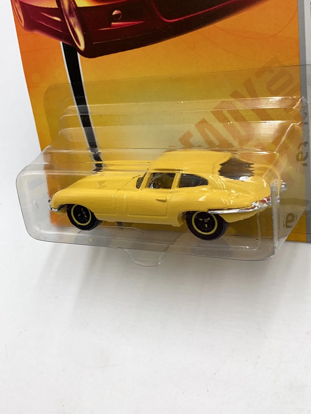 Matchbox 2009 #9 1961 Jaguar E -Type Coupe yellow 209C - Image 4