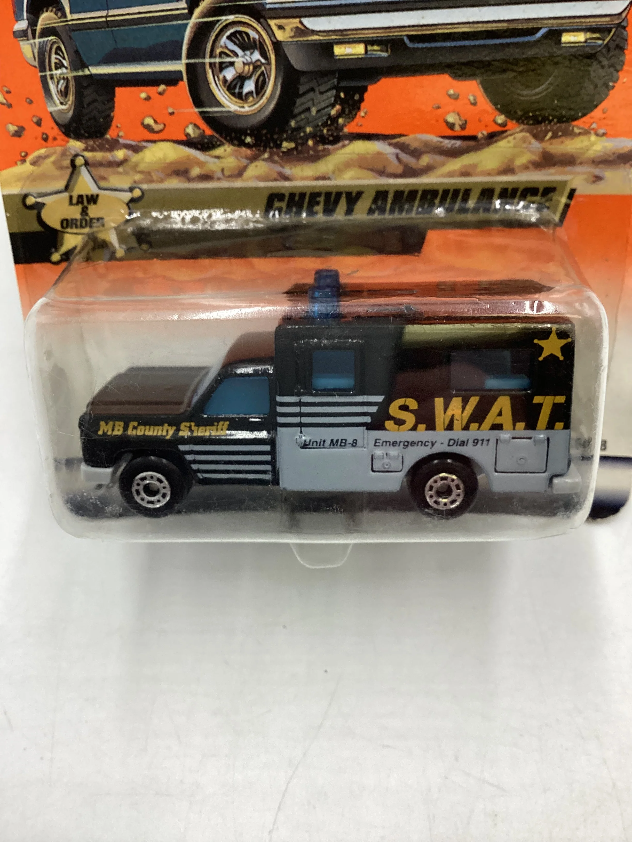 Matchbox 34/100 Chevy Ambulance 211D - Image 3