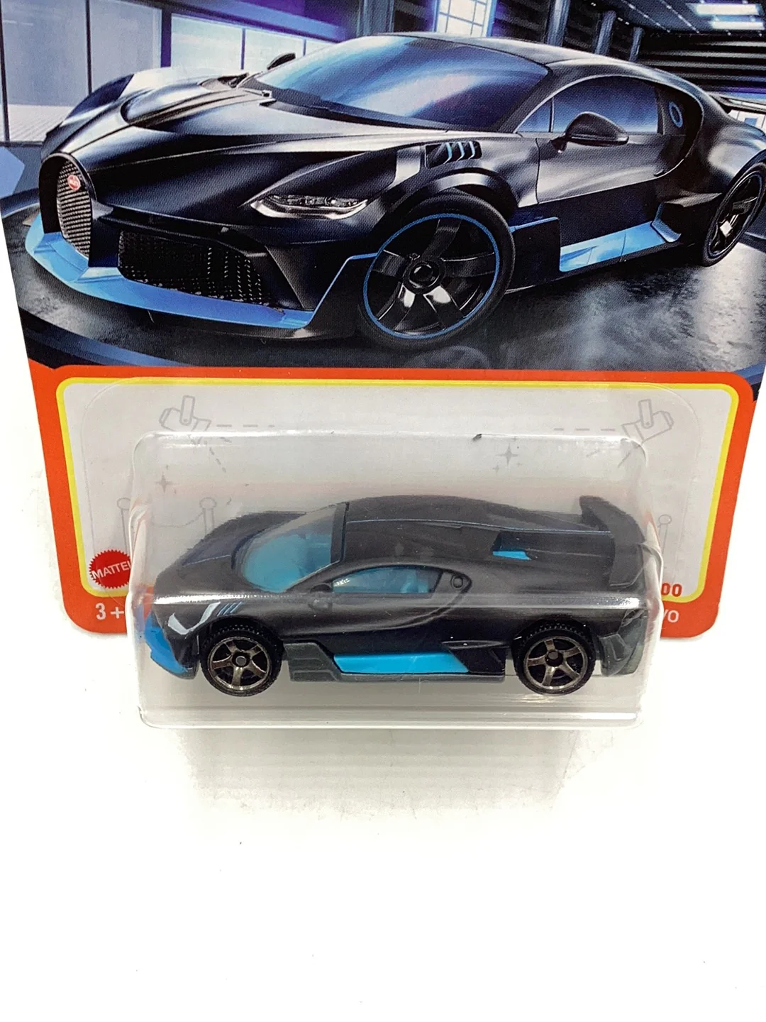matchbox #39 2018 Bugatti Divo black 206B - Image 5