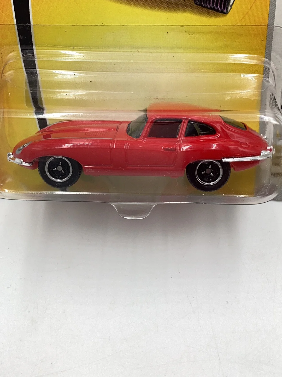 Matchbox 2007 #4 1961 Jaguar E -Type Coupe red 209C - Image 2