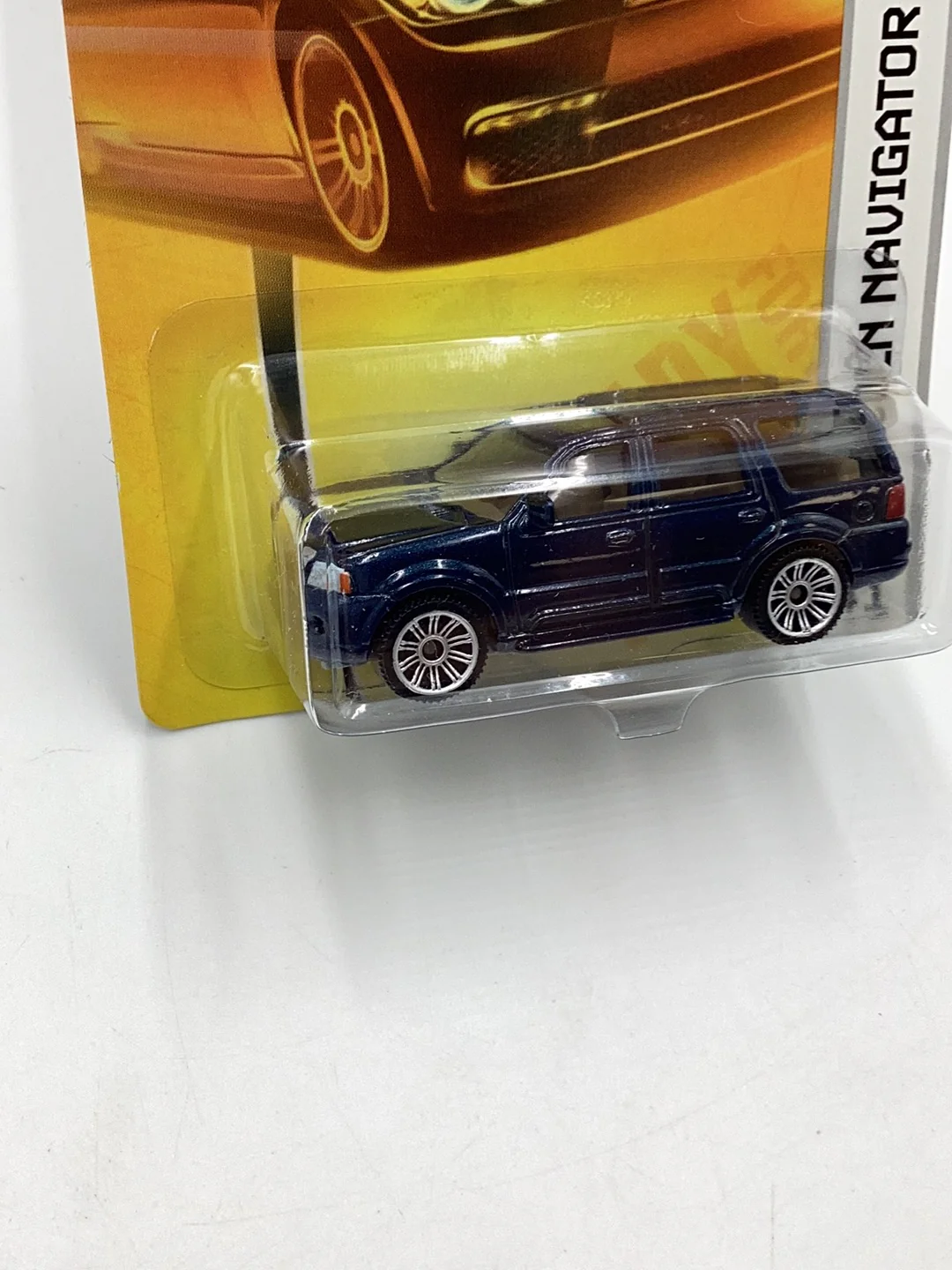 Matchbox #41 Lincoln Navigator 213A - Image 3