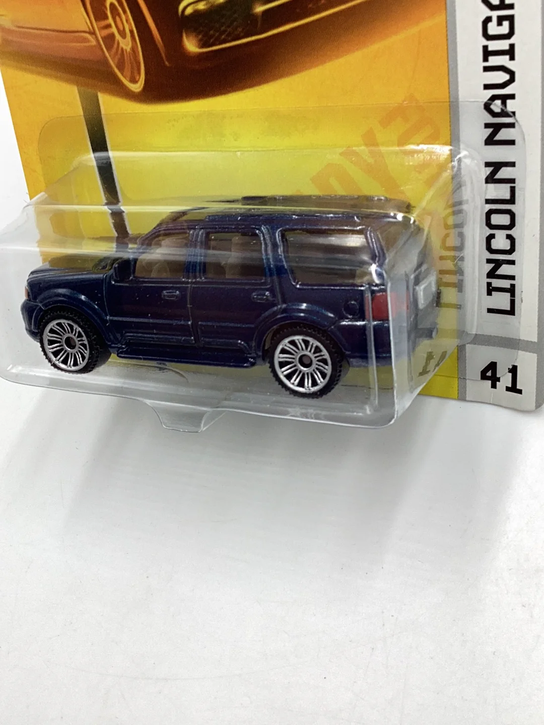 Matchbox #41 Lincoln Navigator 213A - Image 4