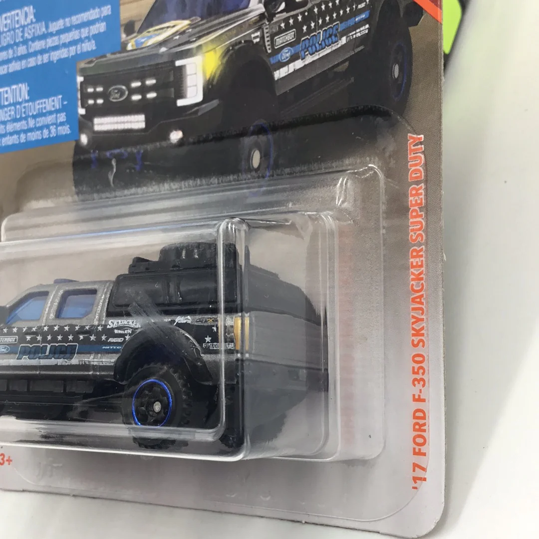 matchbox #50 2017 Ford F-350 Skyjacker Super Duty VV6 - Image 4