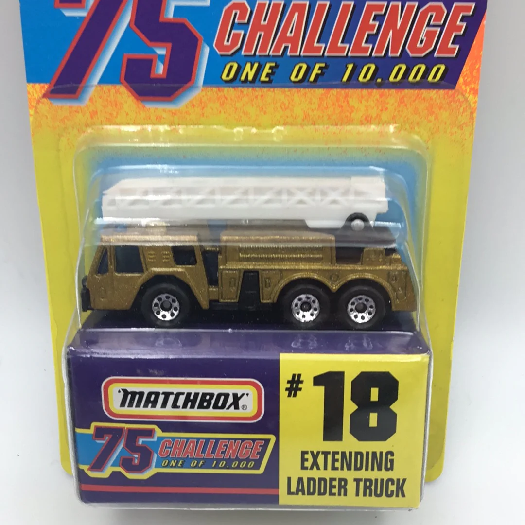 Matchbox 75 Challenge #18 Extending Ladder Truck 5C8 - Image 2