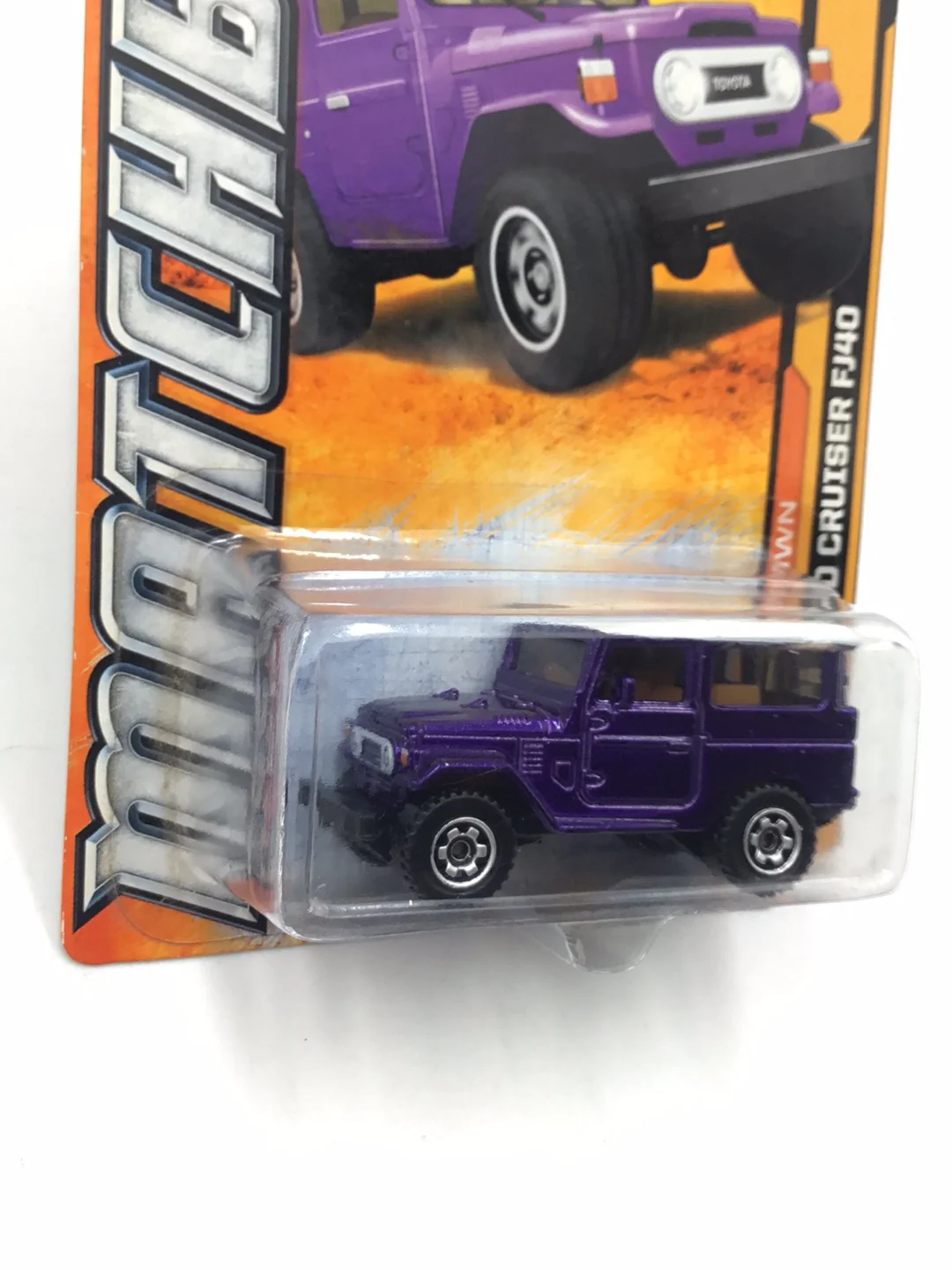 Matchbox 2012 #8 Toyota Land Cruiser FJ40 - Image 3