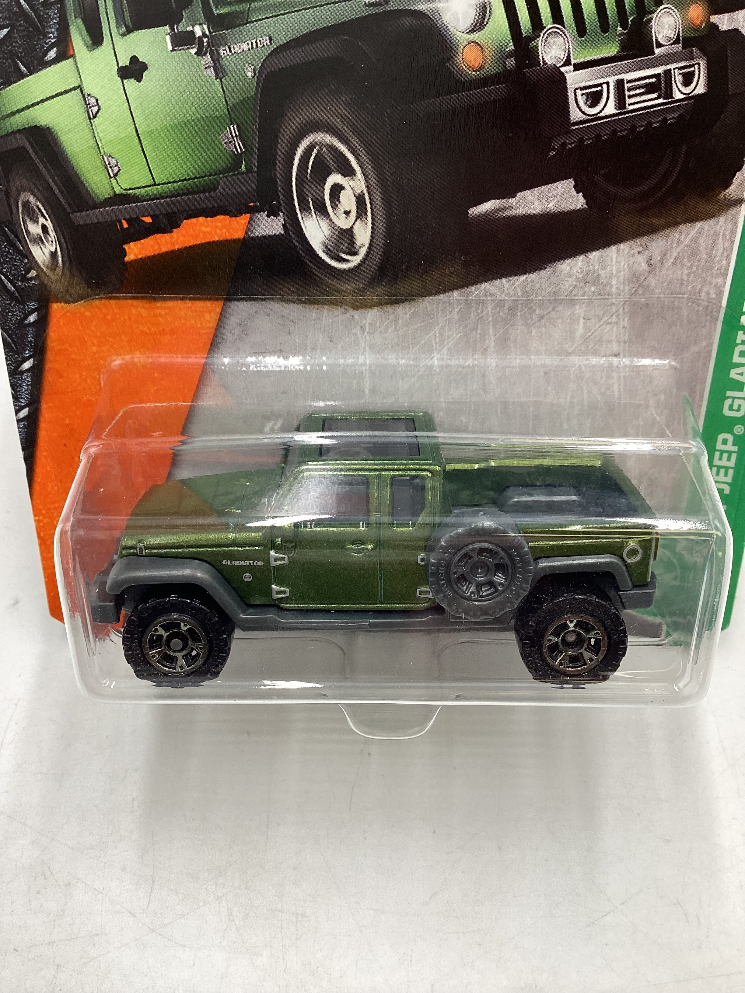 Matchbox #92 Jeep Gladiator Green 208E - Image 3
