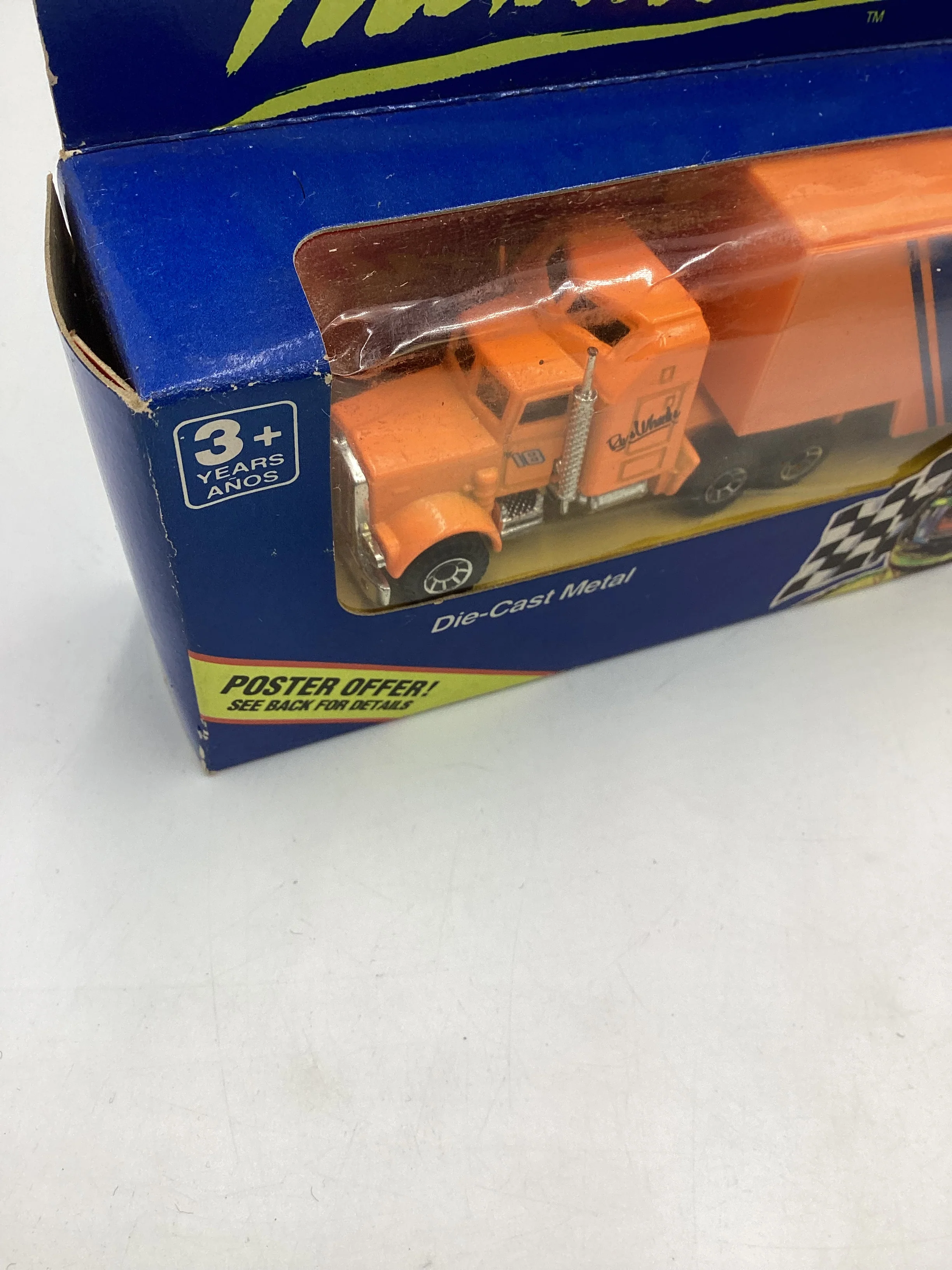 Matchbox Days of Thunder #32560 Team Transports Hardees SR - Image 8