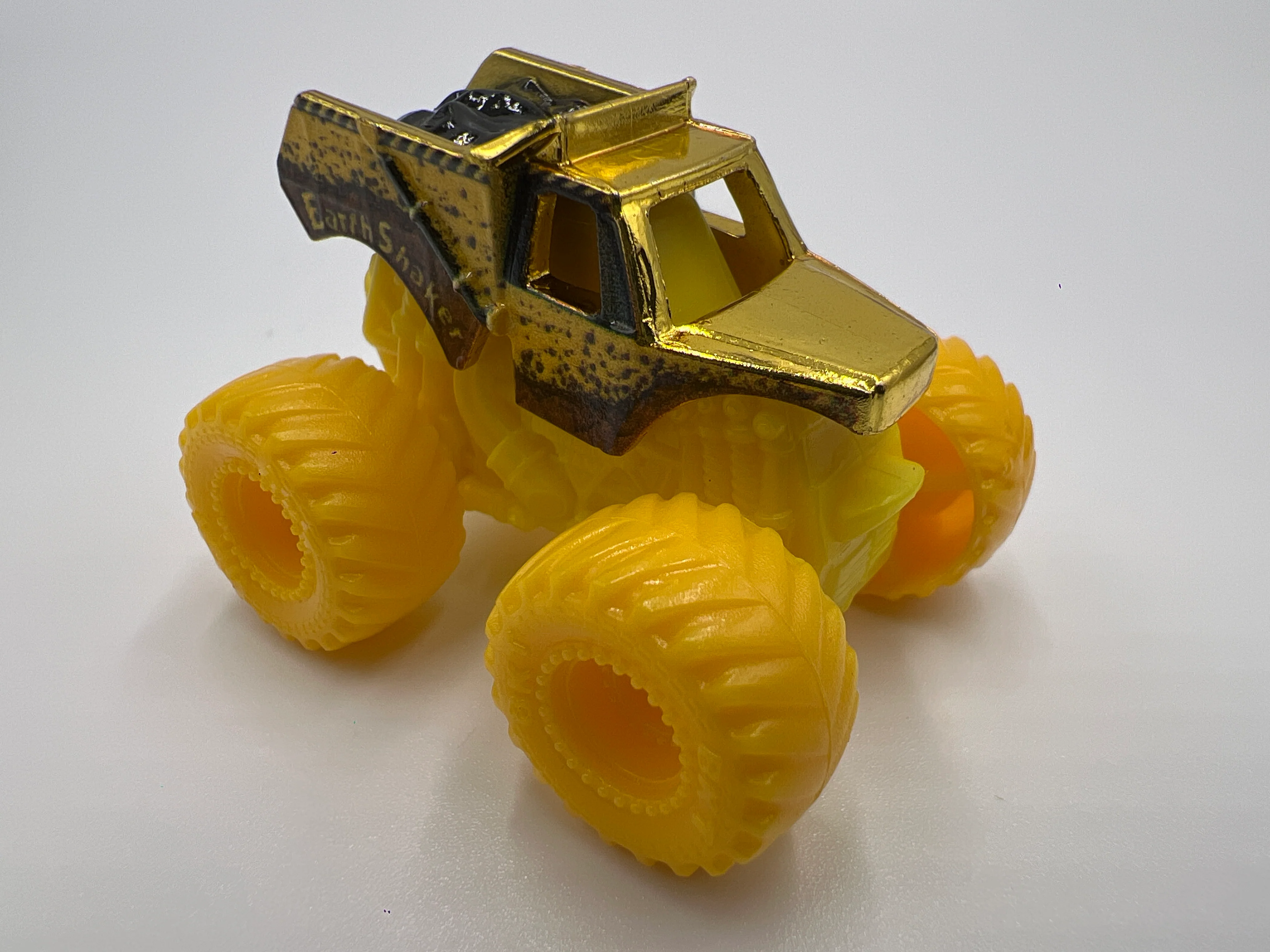 Monster Jam Mini Series 16 #730 Earth Shaker Chase - Image 2