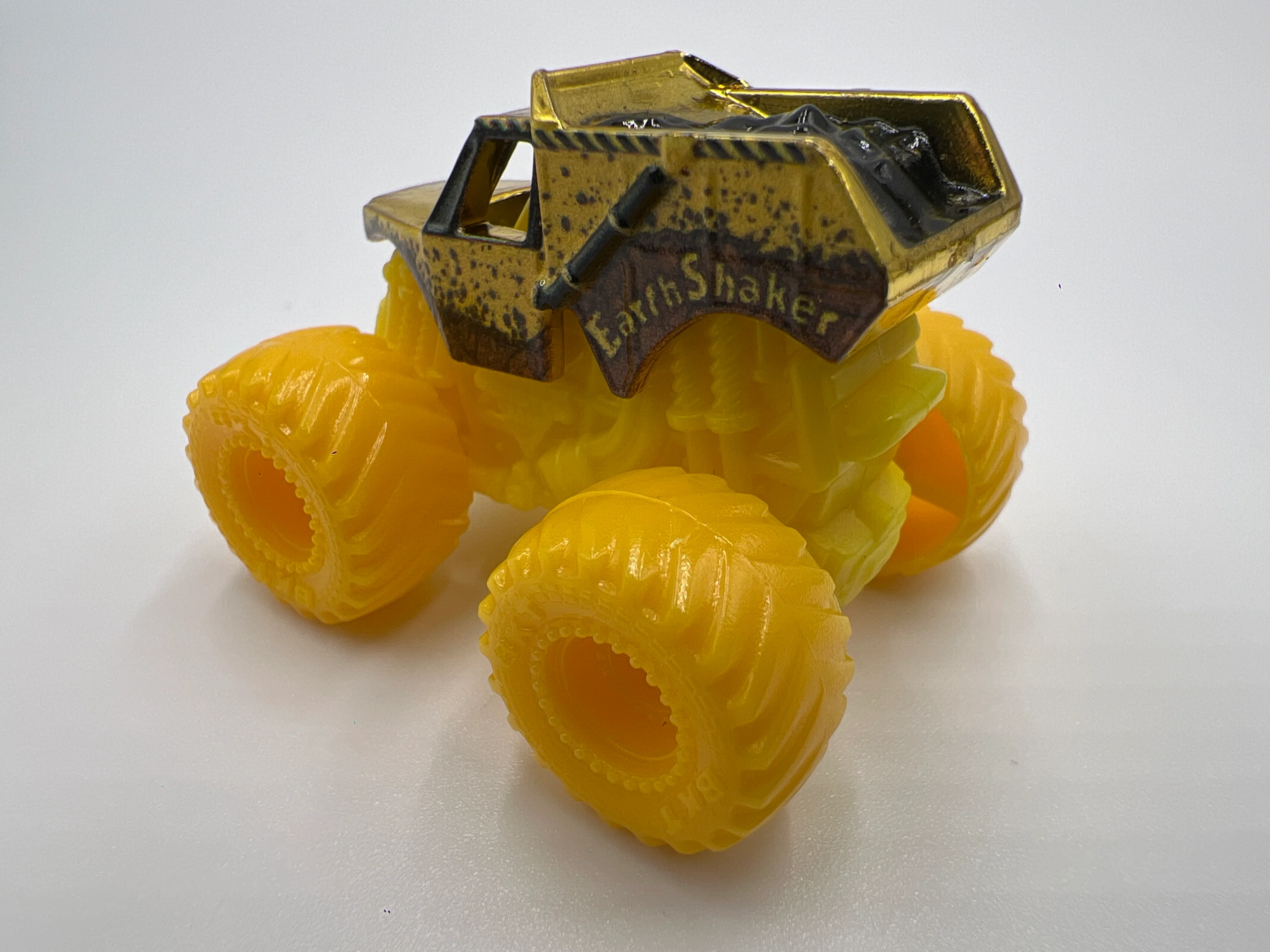 Monster Jam Mini Series 16 #730 Earth Shaker Chase - Image 3