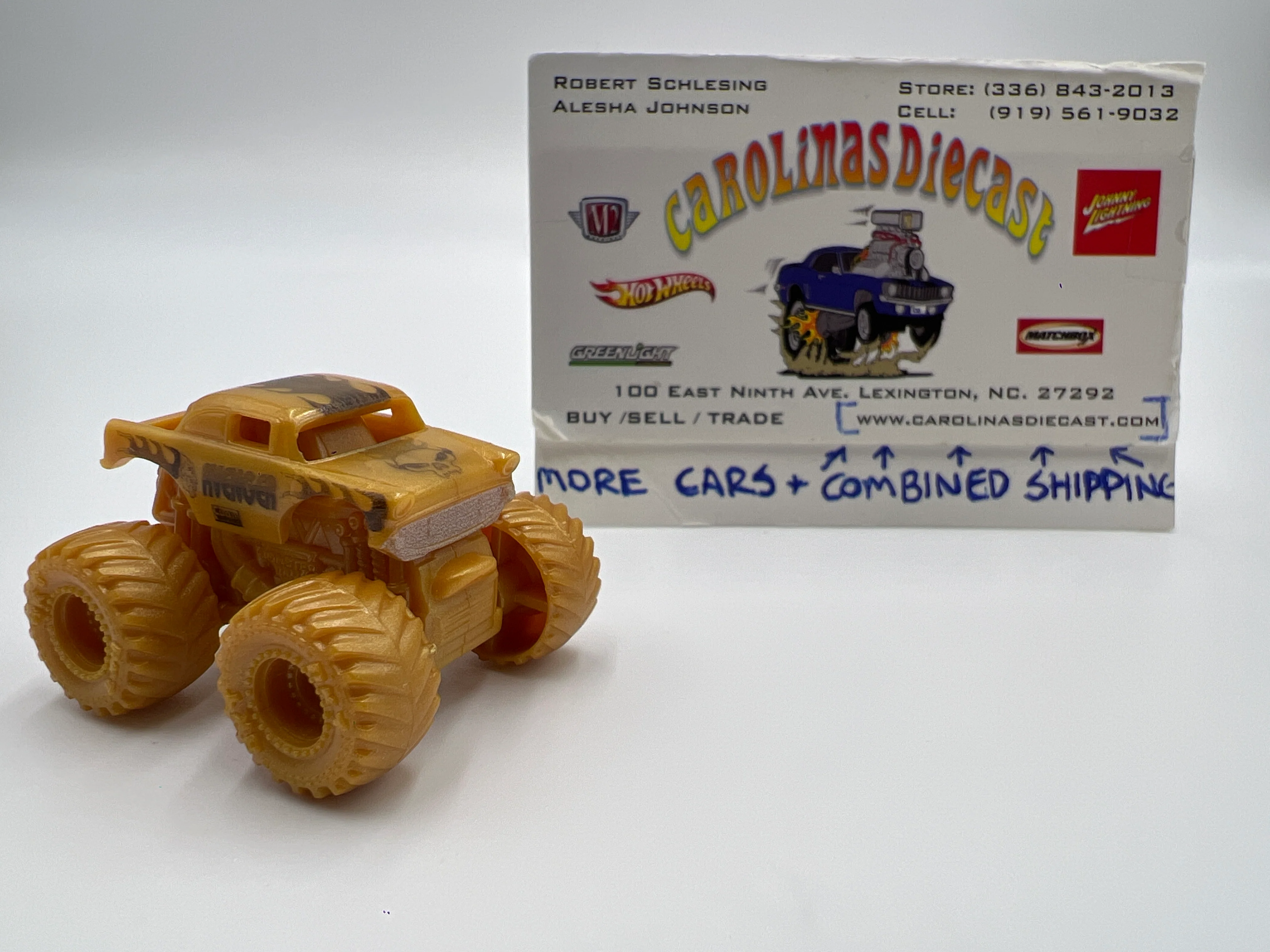 Monster Jam Mini Series 16 #737 Avenger Gold Chase