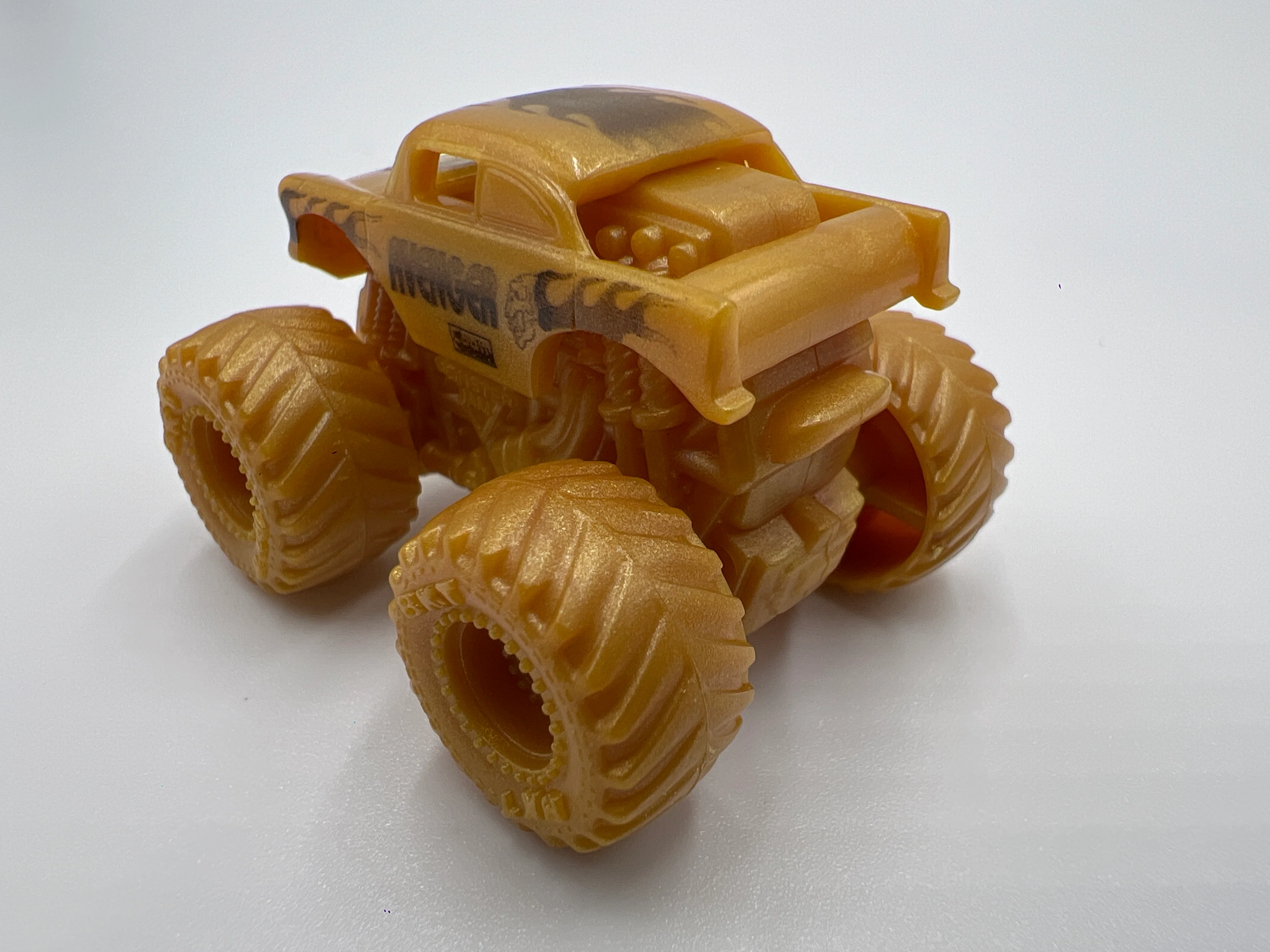 Monster Jam Mini Series 16 #737 Avenger Gold Chase - Image 3