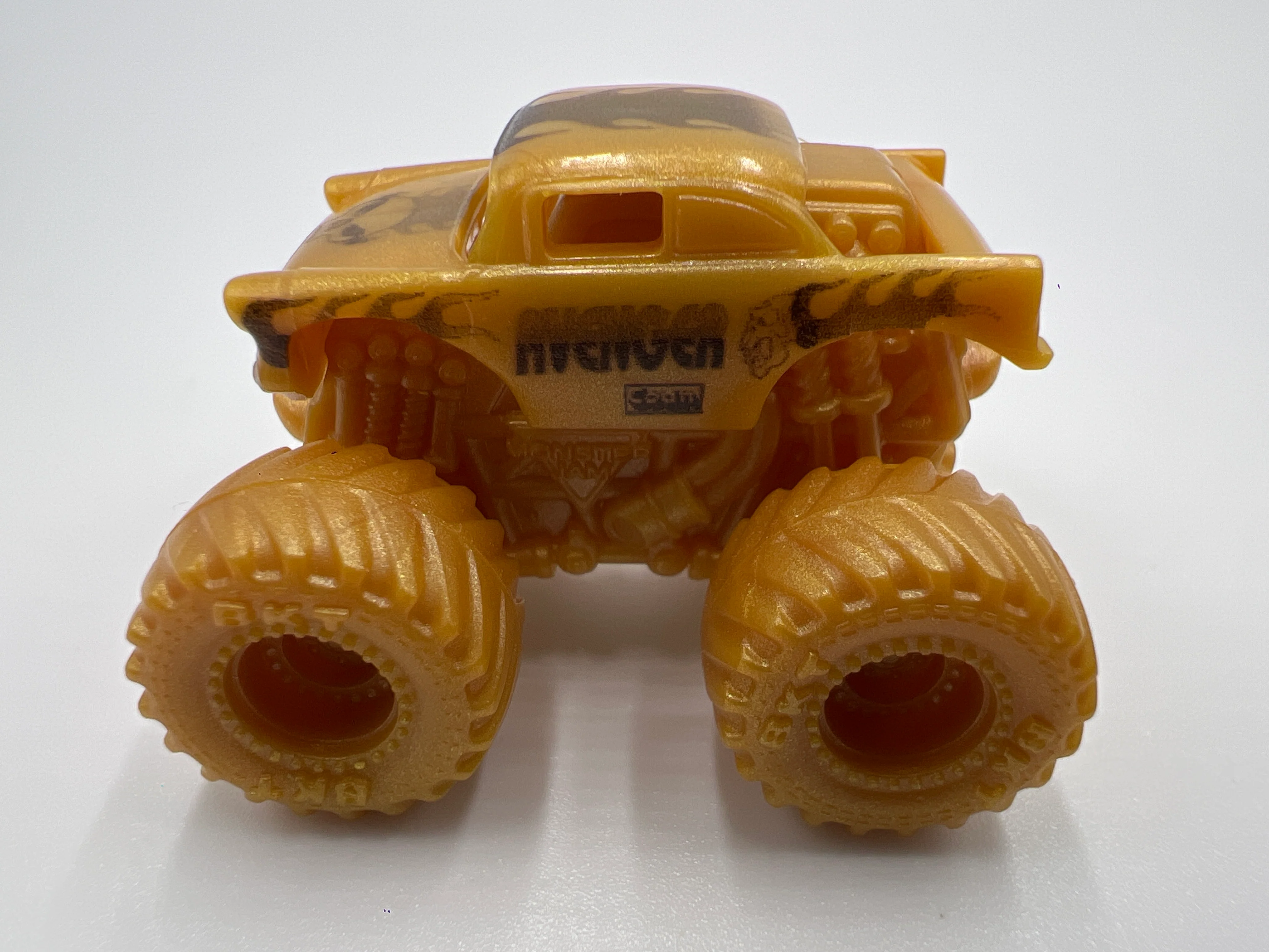 Monster Jam Mini Series 16 #737 Avenger Gold Chase - Image 5
