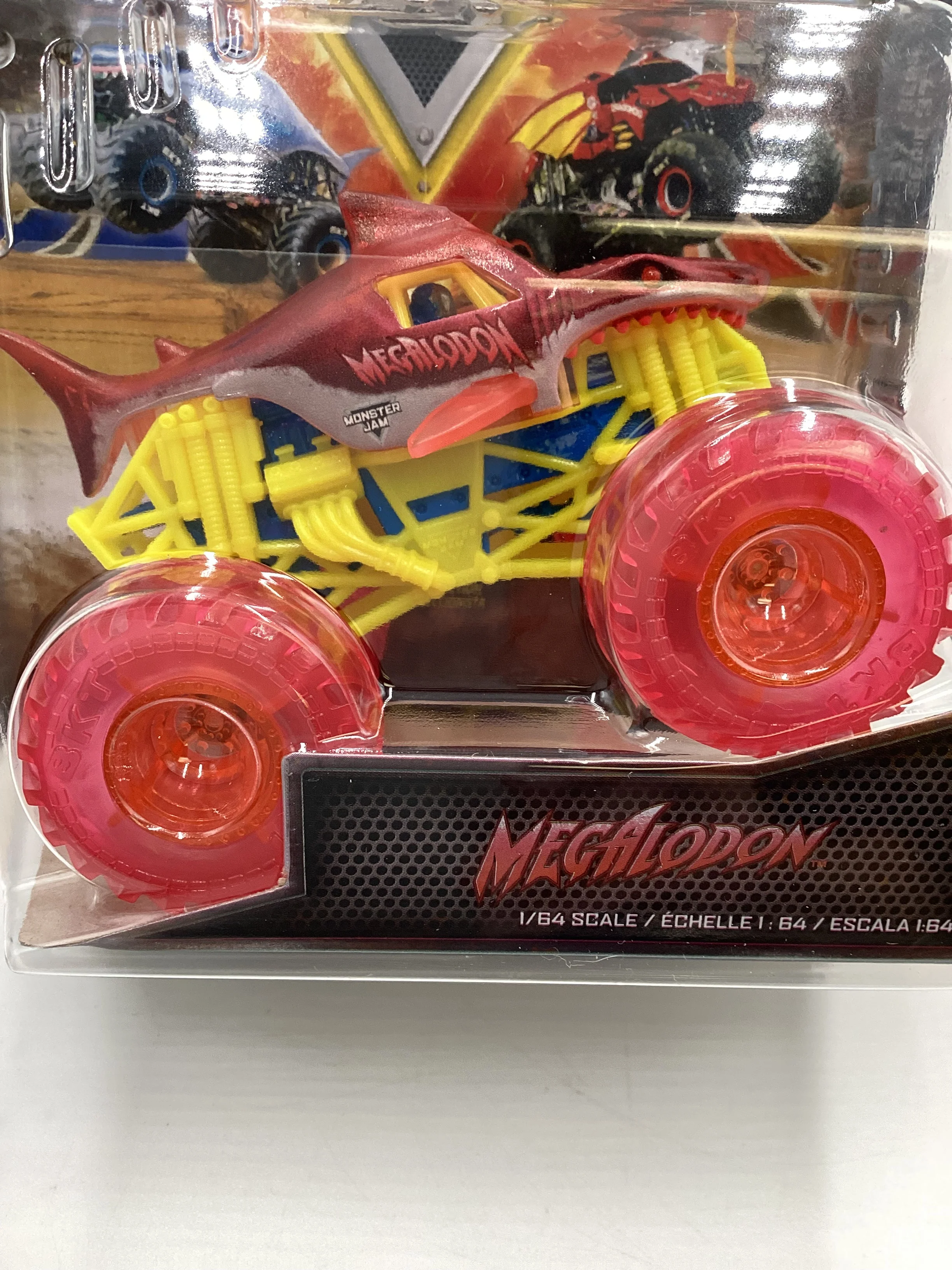 Monster Jam Series 37 Megalodon 127E - Image 3