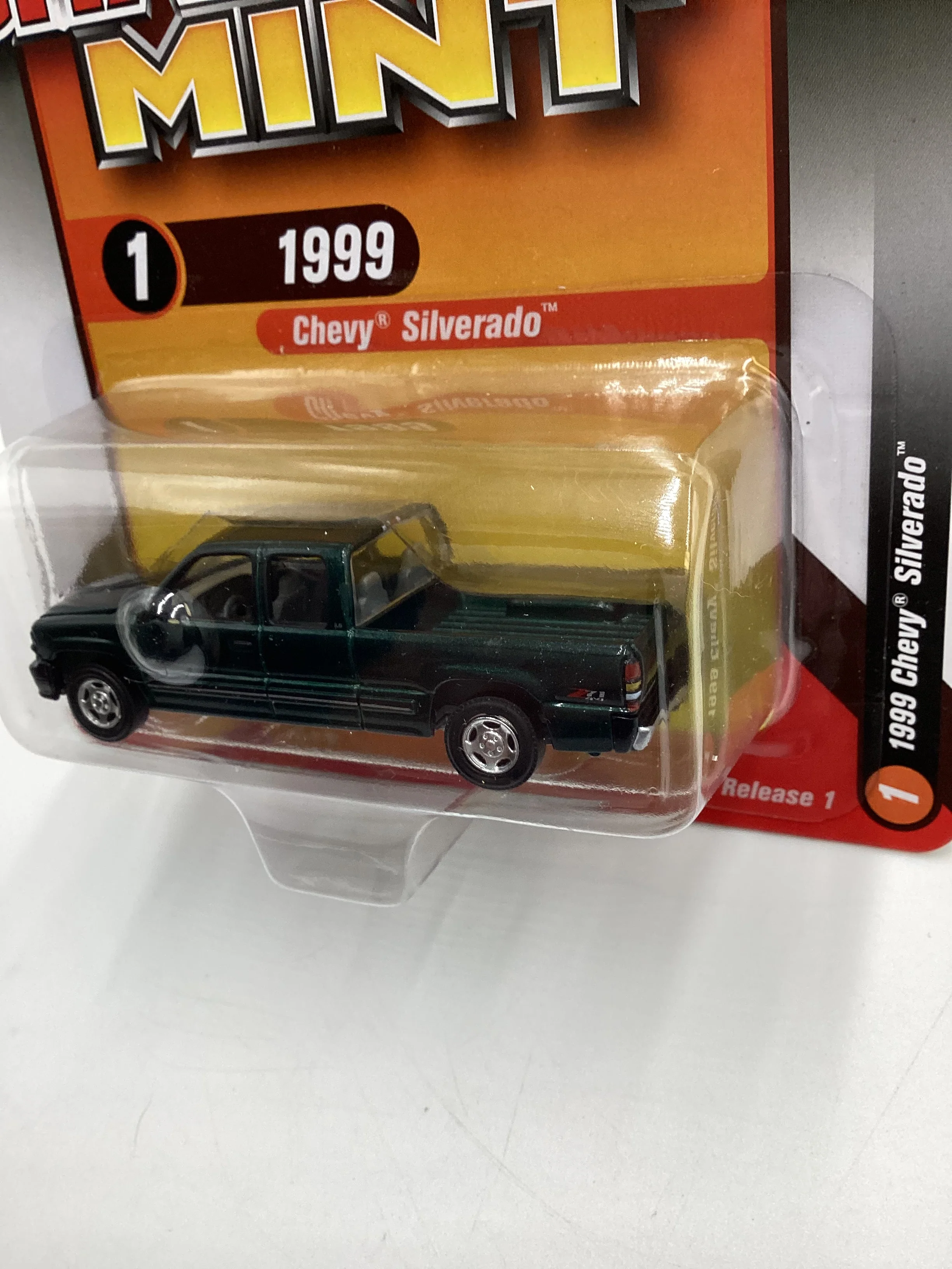 Racing Champions Mint #1 Release 1 Version A 1999 Chevy Silverado Green - Image 4