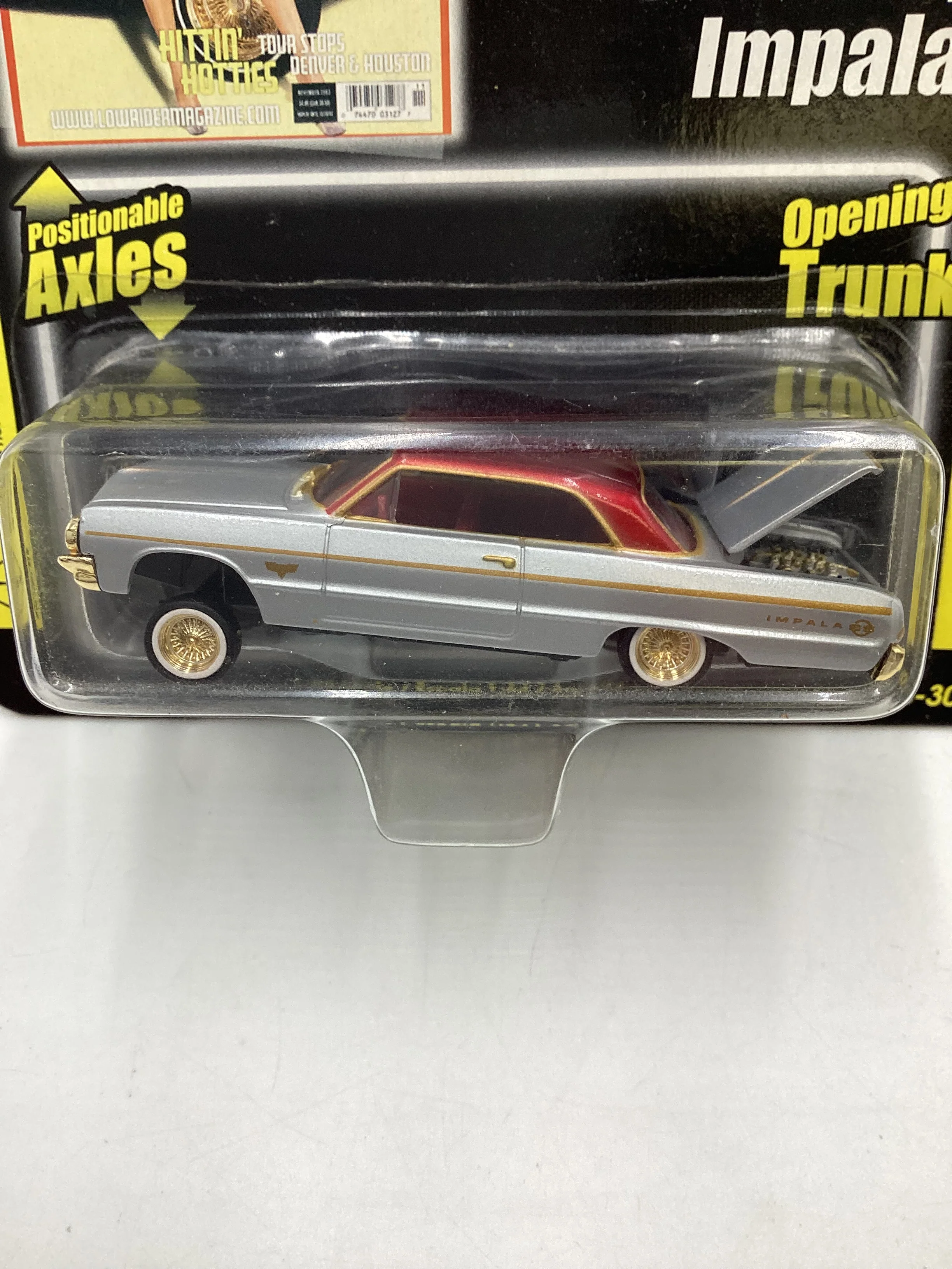 Revell 2004 Lowrider Magazine VHTF 64 Chevy Impala with protector - Image 3
