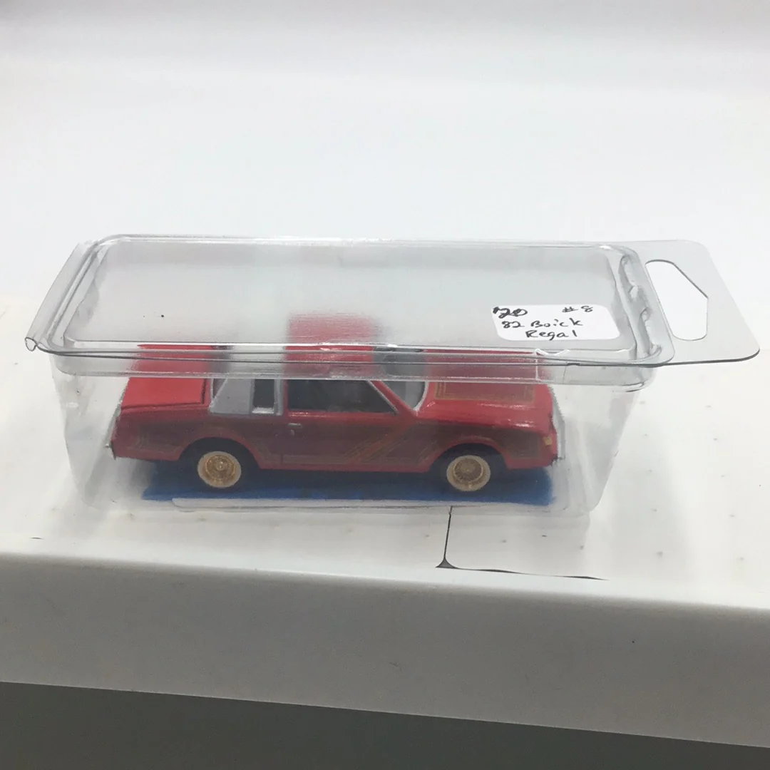 Revell Lowrider 1982 Buick Regal #8 with adjustable suspension (Loose) - Image 6