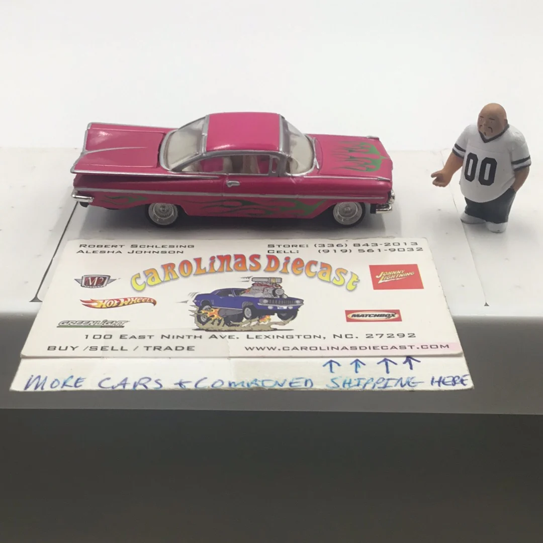 Revell Lowriders 1959 Chevy Impala Hot Pink with adjustable suspension (Loose) - Image 2
