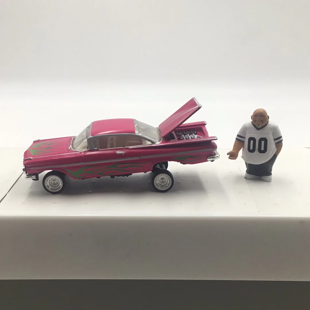 Revell Lowriders 1959 Chevy Impala Hot Pink with adjustable suspension (Loose) - Image 3