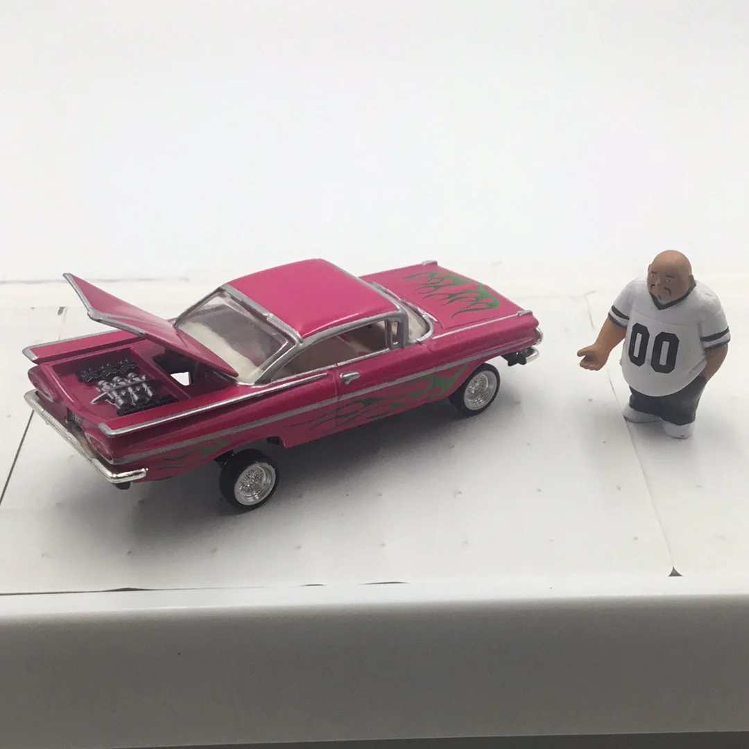 Revell Lowriders 1959 Chevy Impala Hot Pink with adjustable suspension (Loose) - Image 4