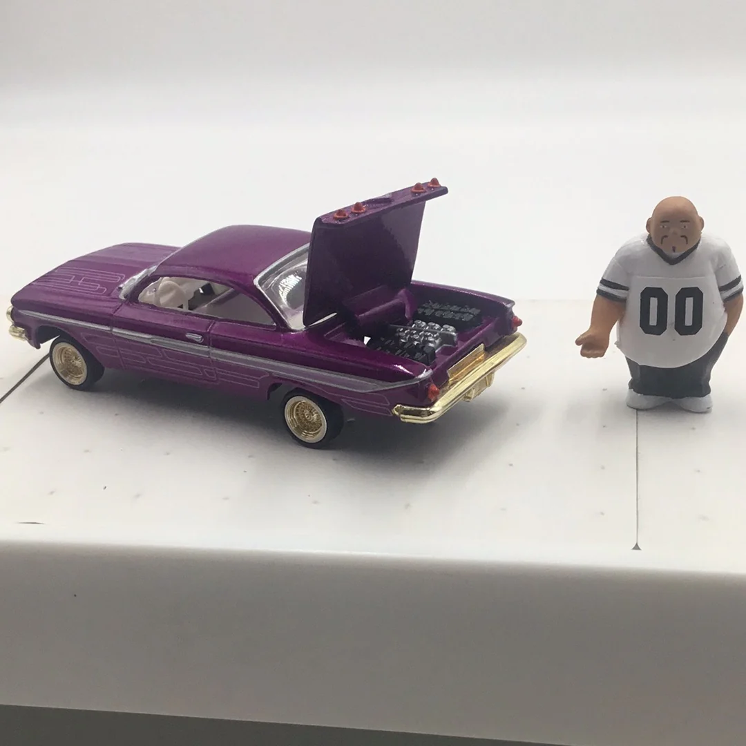 Revell Lowriders 1961 Chevy Impala #10 Jokers Wild with adjustable suspension (Loose) - Image 3