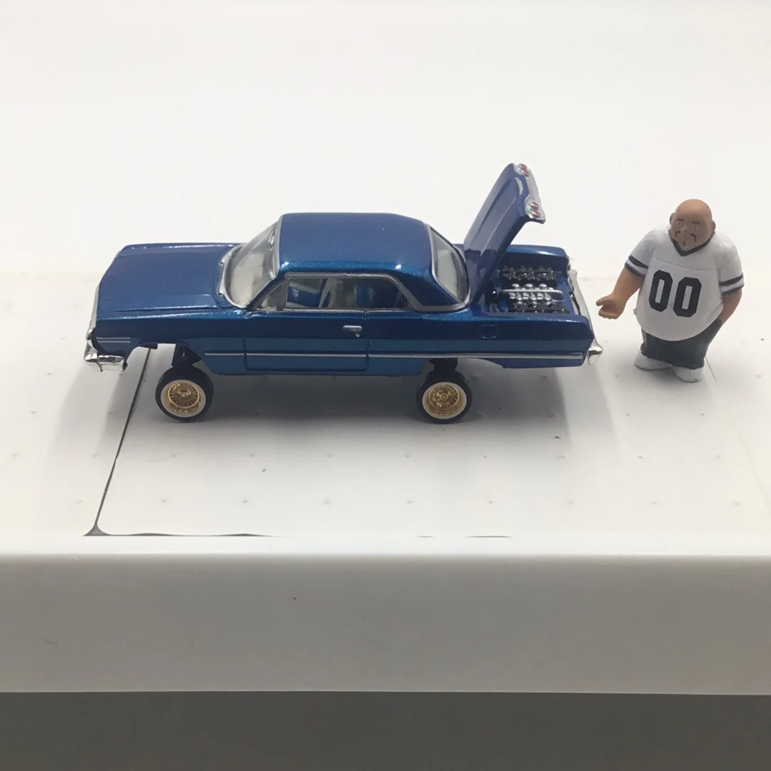 Revell Lowriders 1964 Chevy Impala #7 with adjustable suspension (Loose) - Image 4