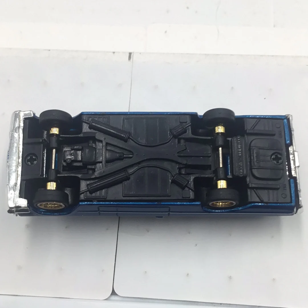 Revell Lowriders 1964 Chevy Impala #7 with adjustable suspension (Loose) - Image 6