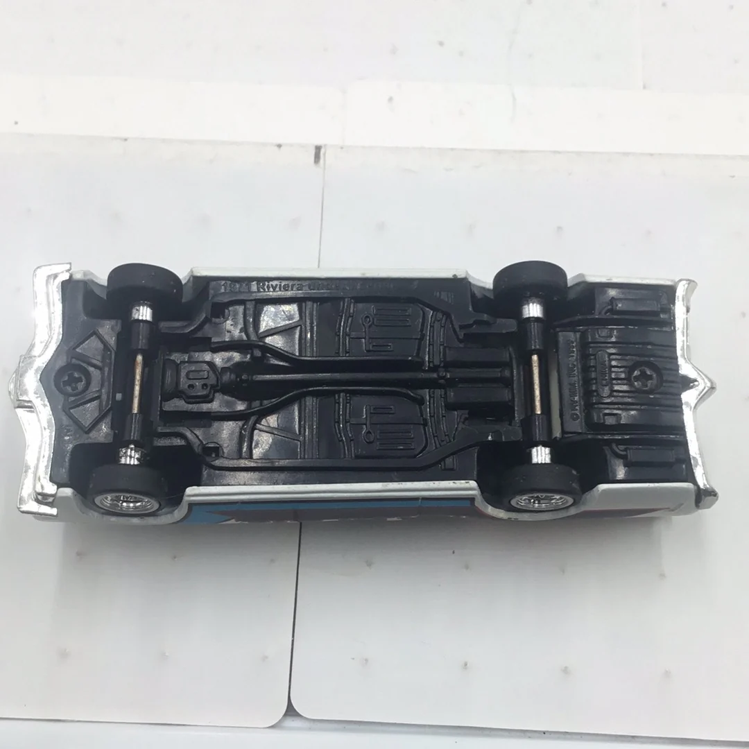 Revell Lowriders 1971 Buick Riviera #5 with adjustable suspension (Loose) - Image 5