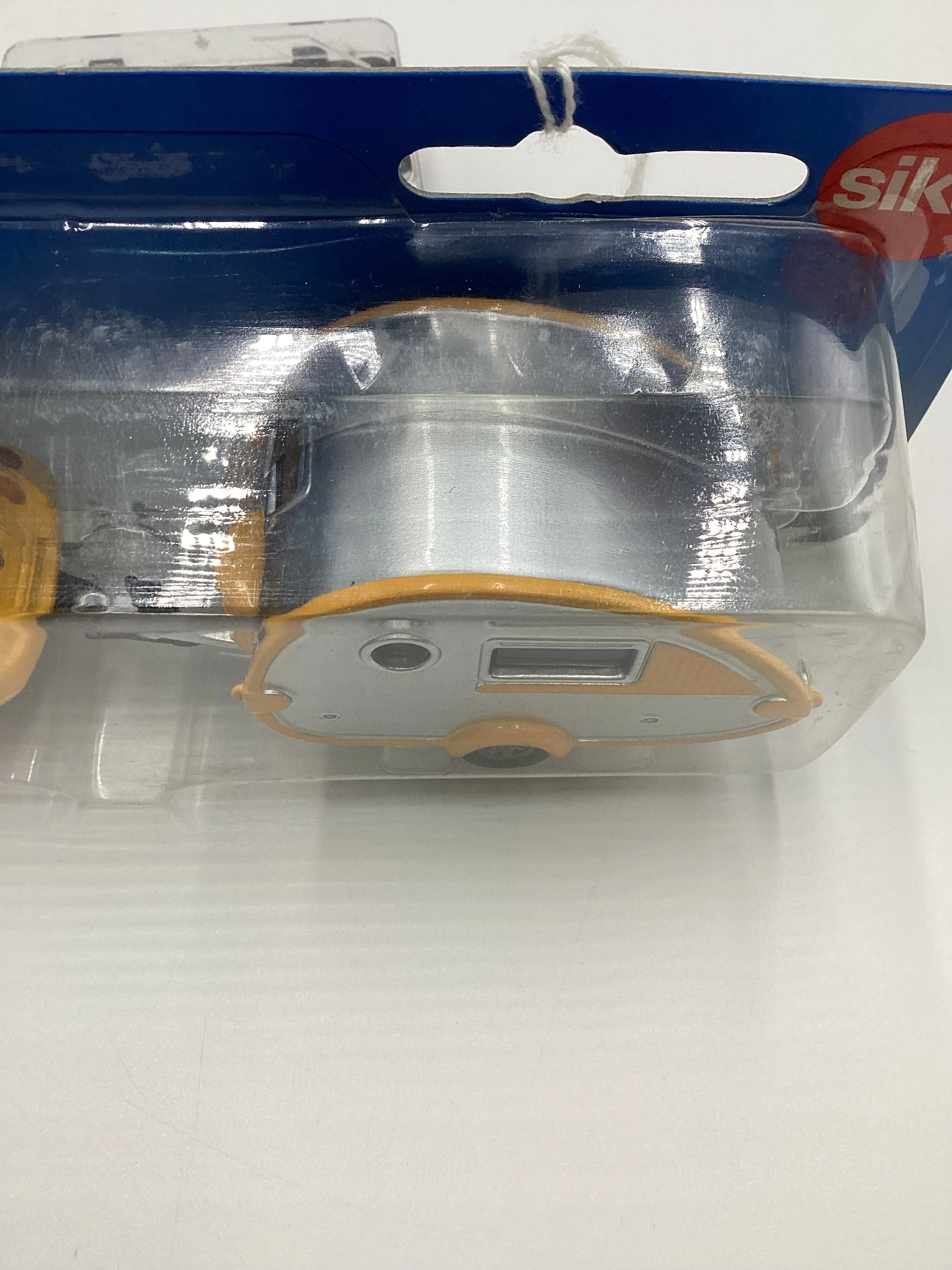 Siku #1629 Car with Caravan Yellow VW Beetle SR - Image 7
